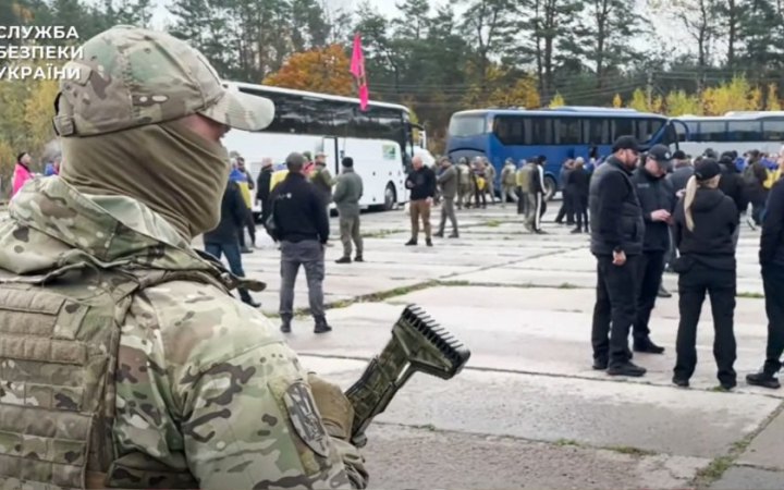 СБУ показала ексклюзивні кадри з обміну полоненими