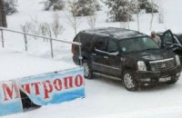 Донецкий митрополит приехал на новогоднюю елку на Cadillac Escalade