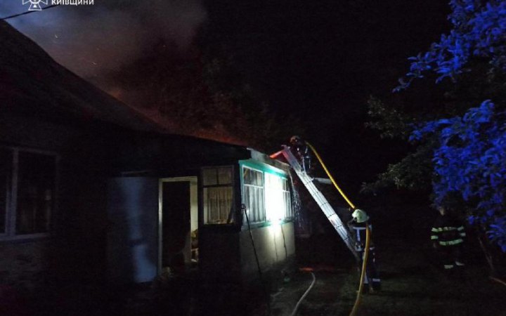 Одна дитина і двоє дорослих загинули у пожежі на Київщині