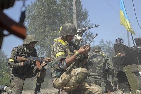 Двое военных получили ранения в Крымском Луганской области 