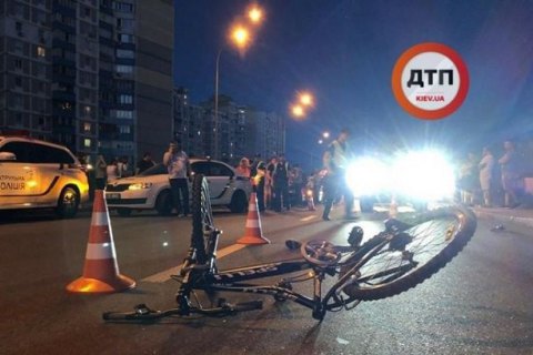 Медики стабилизировали состояние подростка, сбитого вчера на Позняках