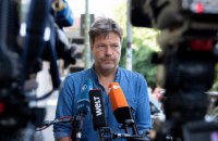 Міністр економіки Німеччини закликав Європу збільшити поставки зброї в Україну