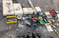 У СІЗО Кропивницького знайшли схованку з горілкою, наркотиками і мобільними телефонами