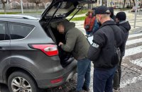 Прикордонника підозрюють в організації разом з братом-росіянином виїзду за кордон майже 80 ухилянтів