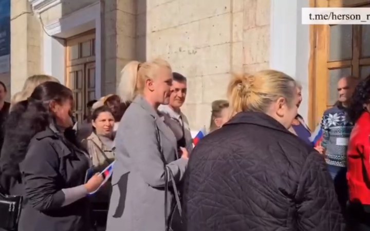 На псевдореферендумі в Херсоні голосують для "картинки" особи з Ростовської області й окупованого Криму