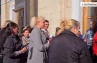 На псевдореферендумі в Херсоні голосують для "картинки" особи з Ростовської області й окупованого Криму