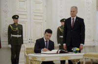 ​Зеленский в Вильнюсе подписал декларацию о развитии стратегического партнерства с Литвой