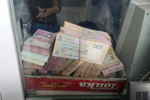 СБУ изъяла 3,2 млн гривен в нелегальных киевских обменках
