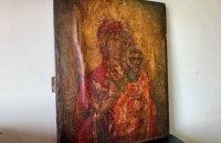 Уникальную старинную икону пытались переслать в США под видом кухонной доски