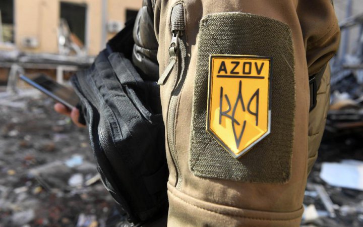 "Азов" опроверг фейк РФ о выходе бойцов полка к российским военным с белым флагом