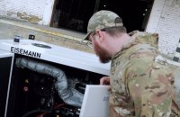 72 бригада ім. Чорних запорожців отримала від «Українскої команди» велику електростанцію