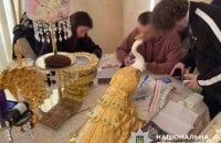 У Києві судитимуть угруповання “магів” та “ворожок”, які виманювали гроші у людей, зокрема родин загиблих військових