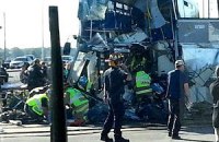 В Индонезии 7 человек погибли при столкновении поезда с бензовозом