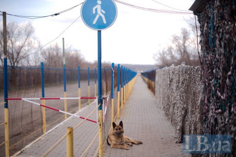 Украина предоставила автобусы для перевозки граждан через линию разграничения, но оккупанты их не пускают