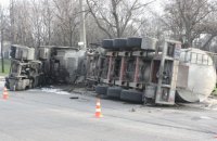 Фура с пивными дрожжами перевернулась на дороге в Запорожье