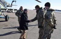 Американский сенатор Эрнст и посол США Йованович посетили Донбасс 