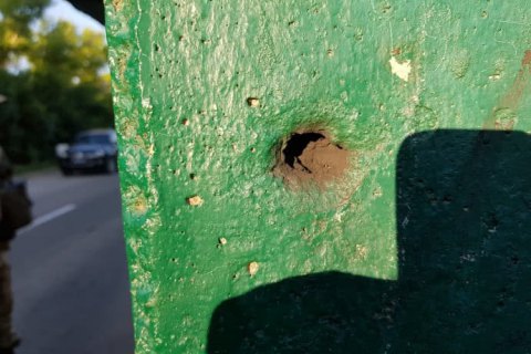 Окупанти обстріляли позиції прикордонників біля КПВВ "Новотроїцьке"