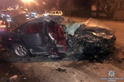 В ДТП в Мариуполе погибли три человека, женщина и ребенок травмированы