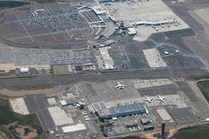 В аэропорту США художника арестовали из-за наручных часов