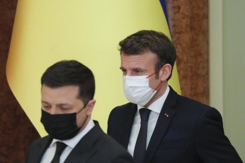 Макрон після телефонної розмови з Путіним подзвонив Зеленському