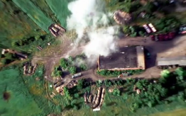 Українські десантники знищили російську автомобільну техніку