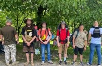 Прикордонники затримали в горах чотирьох ймовірних нелегалів