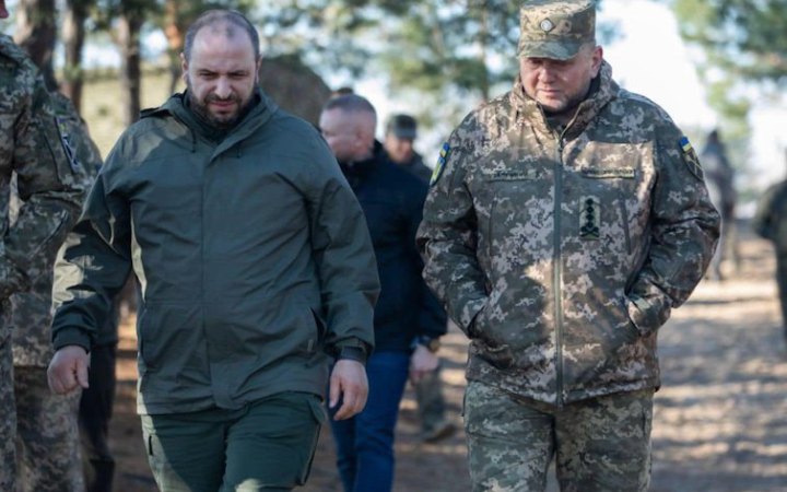 Умєров повідомив про рішення змінити керівництво ЗСУ