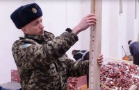 Пограничники нашли крупную партию сигарет, спрятанную в досках