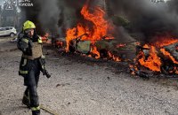 У Києві пролунали вибухи: є влучання по гаражному кооперативу і падіння уламків у двір будинку (оновлено)