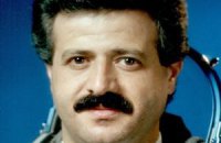 Первый космонавт Сирии ушел в повстанцы