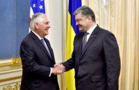 Порошенко и Тиллерсон согласовали шаги для мирного урегулирования на Донбассе