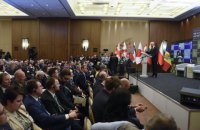 ЕС и НАТО должны четко заявить, что видят Украину в своем составе, - Яценюк