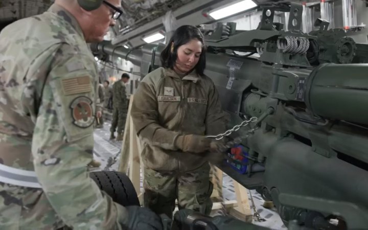 Гаубиці M777 для України вже завантажені на американську базу Марш, - Генштаб