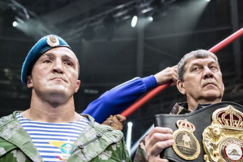 WBA принуждает Усика провести бой с еще одним россиянином