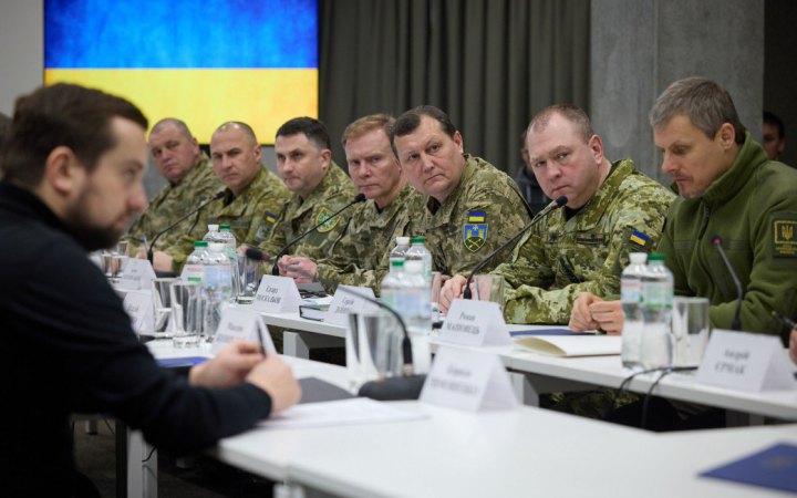 Зеленський провів у Львові нараду щодо безпекової ситуації на півночі та заході України (оновлено)
