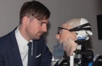 В США показали биоробота, который выдает себя за 13-летнего мальчика из Одессы