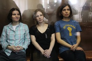 Pussy Riot осудили Femen
