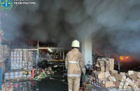 Через російський дрон спалахнула пожежа на складі продуктів харчування у Харкові (доповнено)