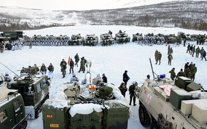 НАТО розпочало в Арктиці навчання “Cold Response”: відпрацюють роль цивільних у підтримці військових