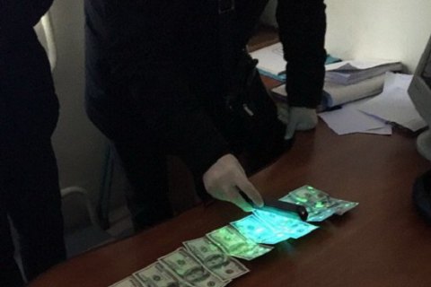 Во Львове при получении взятки задержан врач Академии сухопутных войск