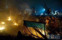 На Майдане из огнестрельного оружия ранены четыре милиционера, - МВД