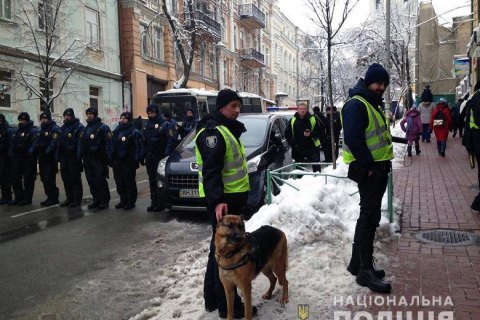 Центр Киева охраняют 4 тысячи полицейских