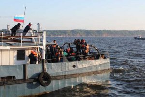 Водолазы извлекли из воды тела 90 пассажиров "Булгарии"