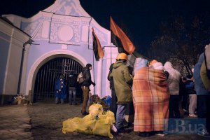 Ночь на Евромайдане прошла спокойно 
