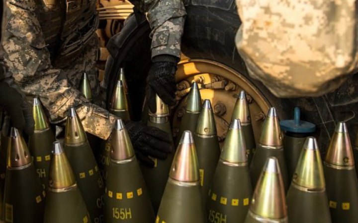 Європейське оборонне агентство підписало перші контракти на спільну закупівлю боєприпасів калібру 155 мм для України