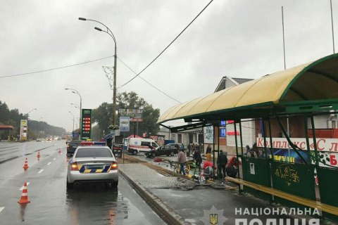 Полицейского, который сбил людей на остановке в Броварах, арестовали на два месяца