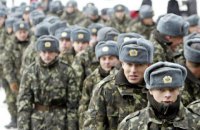 Поставки зимних шапок и курток для военных задерживаются