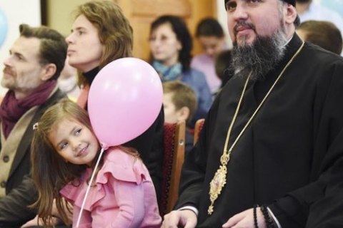 Количество сторонников ПЦУ в Украине за год выросло с 42 до 52%, - опрос