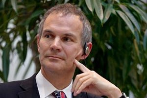 Британский посол два часа не мог улететь на матч сборной