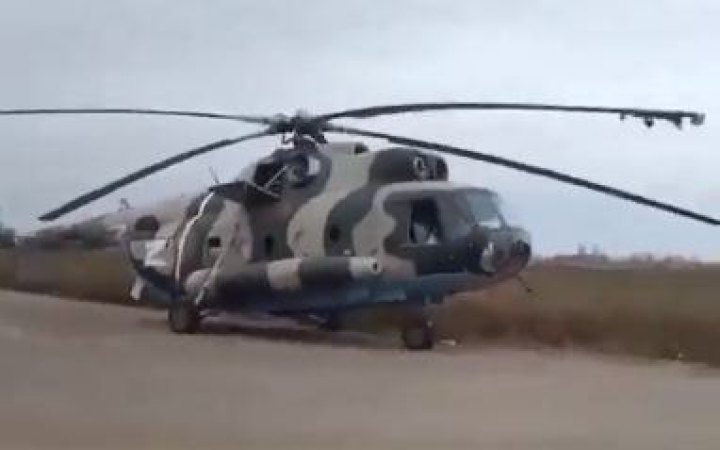 Українські військові забрали як трофей кинутий росіянами на Херсонщині вертоліт